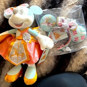 🔥🔥HOT DEAL-Minnie Main Attraction Ears/Plush, AND the Matching Collectable Key